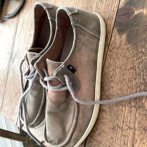 Men’s Sanuk size 8 loafers